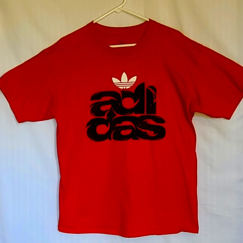 ADIDAS Teeshirt Like New